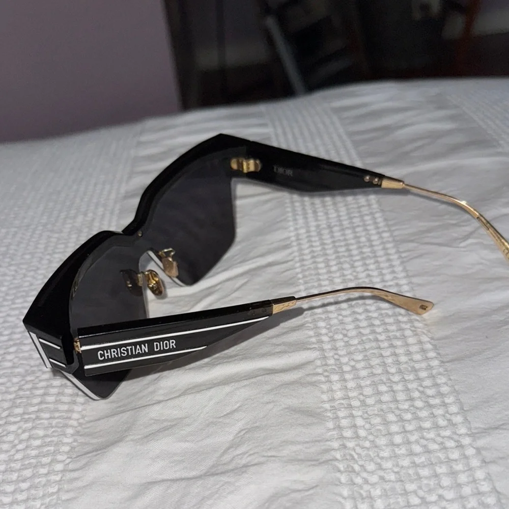 Dior Black and Gold Women's Sunglasses - Picture 4 of 5